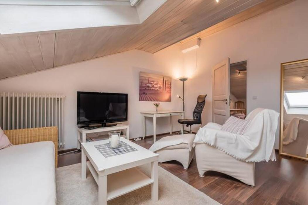 Modernes Apartment Zum Wohlfuehlen Kolbermoor Esterno foto